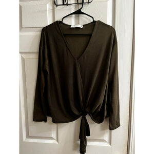 ASTR THE LABEL~ DK GRAY SIDE TIED BLOUSE~ LG